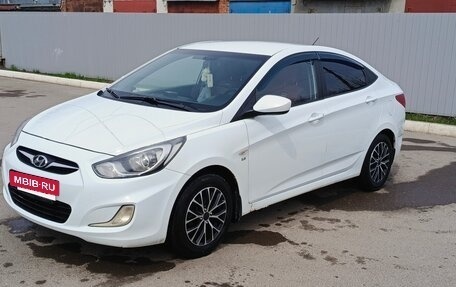Hyundai Solaris II рестайлинг, 2012 год, 550 000 рублей, 2 фотография