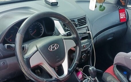 Hyundai Solaris II рестайлинг, 2012 год, 550 000 рублей, 4 фотография