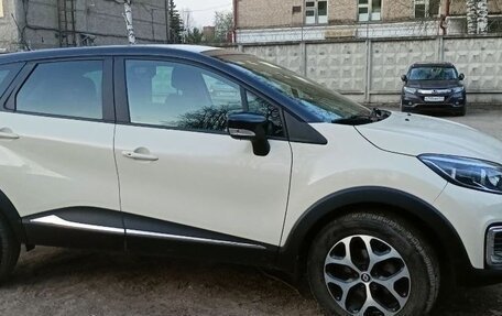Renault Kaptur I рестайлинг, 2019 год, 1 790 000 рублей, 2 фотография