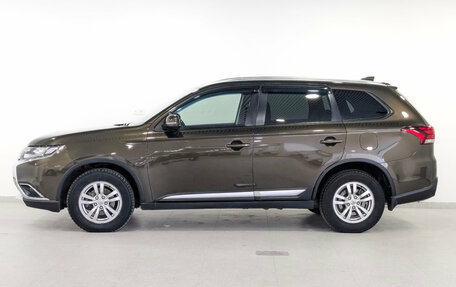 Mitsubishi Outlander III рестайлинг 3, 2017 год, 1 890 000 рублей, 8 фотография