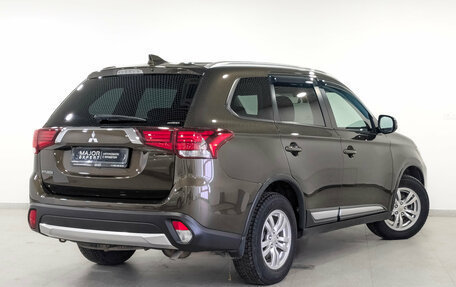Mitsubishi Outlander III рестайлинг 3, 2017 год, 1 890 000 рублей, 5 фотография