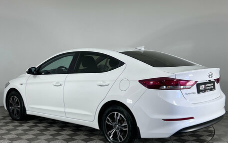 Hyundai Elantra VI рестайлинг, 2017 год, 1 360 000 рублей, 6 фотография