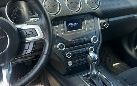 Ford Mustang VI рестайлинг, 2023 год, 2 500 000 рублей, 3 фотография