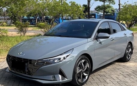 Hyundai Elantra, 2022 год, 1 630 000 рублей, 2 фотография