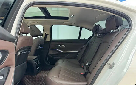 BMW 3 серия, 2022 год, 2 250 000 рублей, 14 фотография
