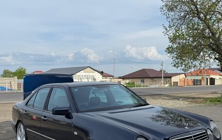 Mercedes-Benz E-Класс, 1996 год, 650 000 рублей, 4 фотография
