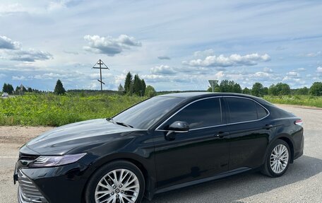 Toyota Camry, 2019 год, 2 800 000 рублей, 2 фотография