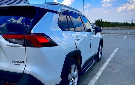 Toyota RAV4, 2021 год, 3 590 000 рублей, 4 фотография