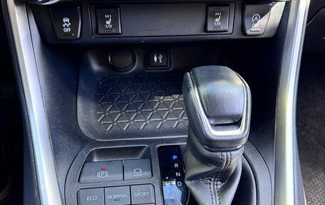 Toyota RAV4, 2021 год, 3 590 000 рублей, 9 фотография