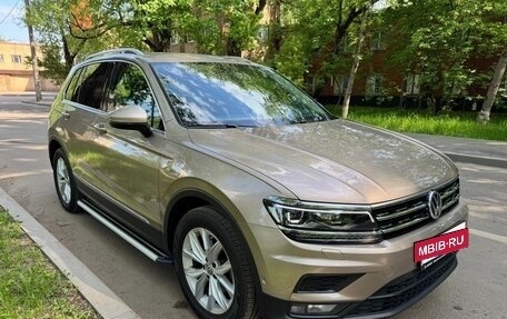 Volkswagen Tiguan II, 2018 год, 2 700 000 рублей, 4 фотография