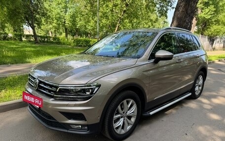 Volkswagen Tiguan II, 2018 год, 2 700 000 рублей, 2 фотография