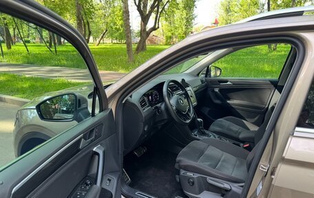 Volkswagen Tiguan II, 2018 год, 2 700 000 рублей, 13 фотография