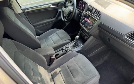 Volkswagen Tiguan II, 2018 год, 2 700 000 рублей, 16 фотография