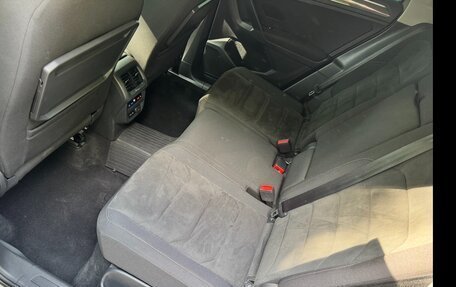 Volkswagen Tiguan II, 2018 год, 2 700 000 рублей, 21 фотография
