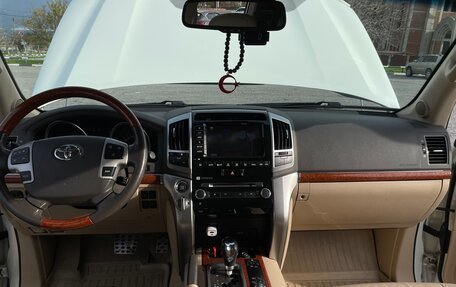 Toyota Land Cruiser 200, 2014 год, 4 900 000 рублей, 9 фотография