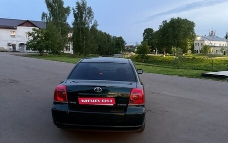 Toyota Avensis III рестайлинг, 2005 год, 615 000 рублей, 4 фотография