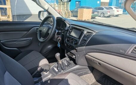 Mitsubishi L200 IV рестайлинг, 2015 год, 1 500 000 рублей, 6 фотография