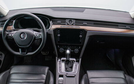 Volkswagen Passat B8 рестайлинг, 2018 год, 2 450 000 рублей, 12 фотография