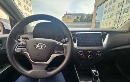 Hyundai Solaris II рестайлинг, 2021 год, 1 530 000 рублей, 10 фотография