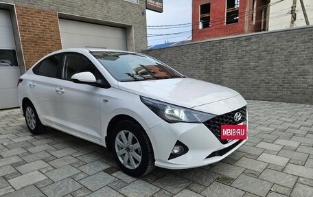 Hyundai Solaris II рестайлинг, 2021 год, 1 530 000 рублей, 3 фотография