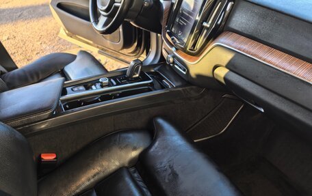 Volvo XC60 II, 2020 год, 2 590 000 рублей, 4 фотография