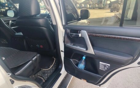Toyota Land Cruiser 200, 2013 год, 3 650 000 рублей, 7 фотография