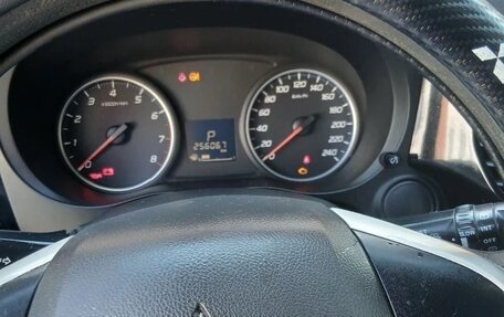 Mitsubishi Outlander III рестайлинг 3, 2013 год, 1 050 000 рублей, 7 фотография