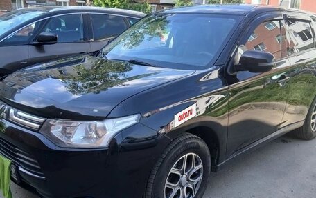 Mitsubishi Outlander III рестайлинг 3, 2013 год, 1 050 000 рублей, 6 фотография