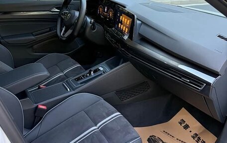 Volkswagen Golf VIII, 2022 год, 1 680 000 рублей, 11 фотография