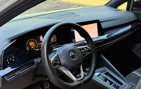 Volkswagen Golf VIII, 2022 год, 1 680 000 рублей, 9 фотография