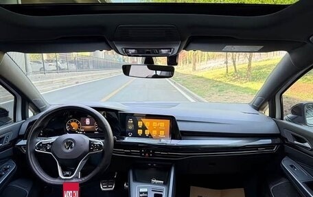 Volkswagen Golf VIII, 2022 год, 1 680 000 рублей, 10 фотография