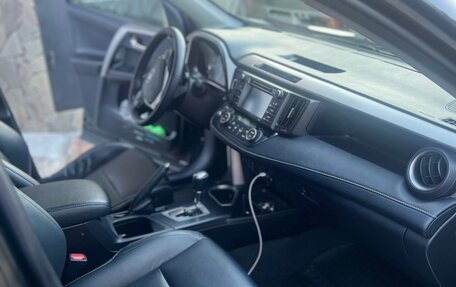Toyota RAV4, 2015 год, 2 200 000 рублей, 14 фотография