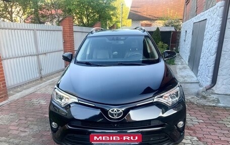 Toyota RAV4, 2015 год, 2 200 000 рублей, 8 фотография