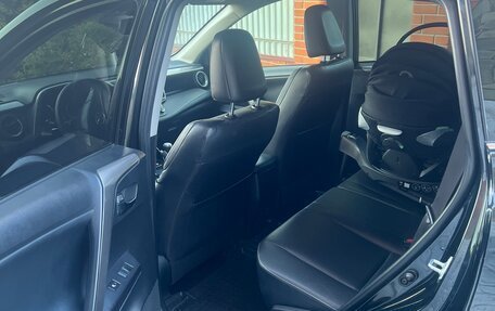 Toyota RAV4, 2015 год, 2 200 000 рублей, 10 фотография