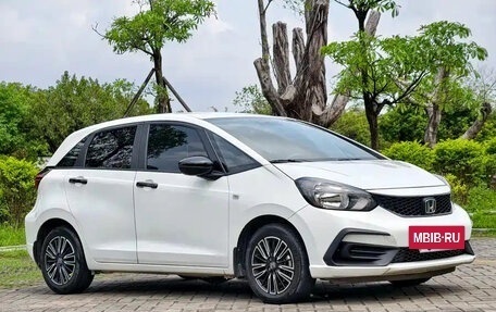 Honda Fit, 2021 год, 1 015 000 рублей, 3 фотография