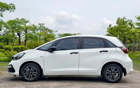 Honda Fit, 2021 год, 1 015 000 рублей, 7 фотография