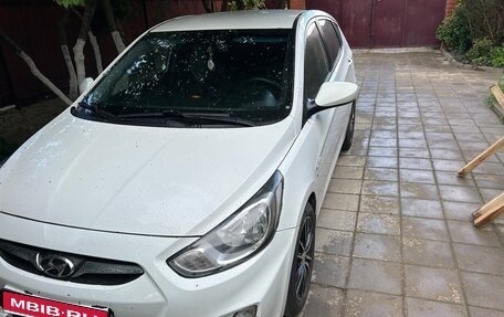 Hyundai Solaris II рестайлинг, 2014 год, 830 000 рублей, 1 фотография