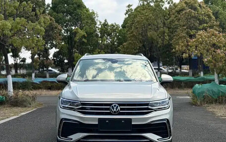 Volkswagen Tiguan II, 2023 год, 4 090 013 рублей, 2 фотография