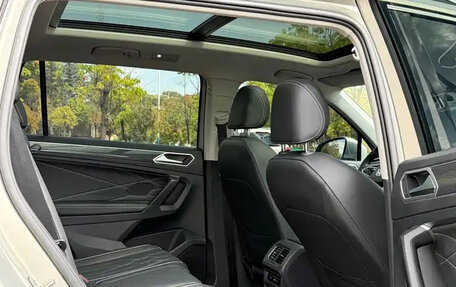Volkswagen Tiguan II, 2023 год, 4 090 013 рублей, 13 фотография