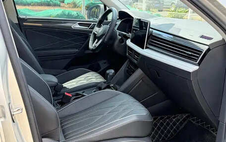 Volkswagen Tiguan II, 2023 год, 4 090 013 рублей, 7 фотография