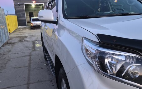 Toyota Land Cruiser Prado 150 рестайлинг 2, 2015 год, 3 650 000 рублей, 5 фотография