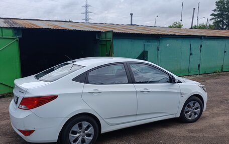 Hyundai Solaris II рестайлинг, 2015 год, 950 000 рублей, 4 фотография