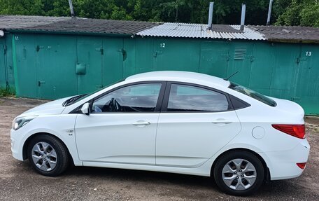 Hyundai Solaris II рестайлинг, 2015 год, 950 000 рублей, 2 фотография