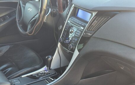 Hyundai Sonata VI, 2010 год, 999 999 рублей, 5 фотография