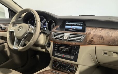 Mercedes-Benz CLS, 2012 год, 2 540 000 рублей, 23 фотография