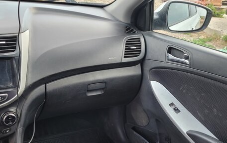 Hyundai Solaris II рестайлинг, 2013 год, 460 000 рублей, 10 фотография