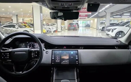 Land Rover Range Rover Evoque II, 2025 год, 5 000 000 рублей, 7 фотография