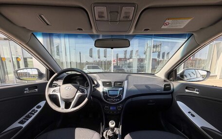 Hyundai Solaris II рестайлинг, 2013 год, 595 000 рублей, 10 фотография