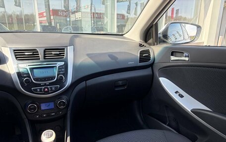 Hyundai Solaris II рестайлинг, 2013 год, 595 000 рублей, 9 фотография