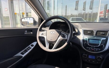 Hyundai Solaris II рестайлинг, 2013 год, 595 000 рублей, 8 фотография